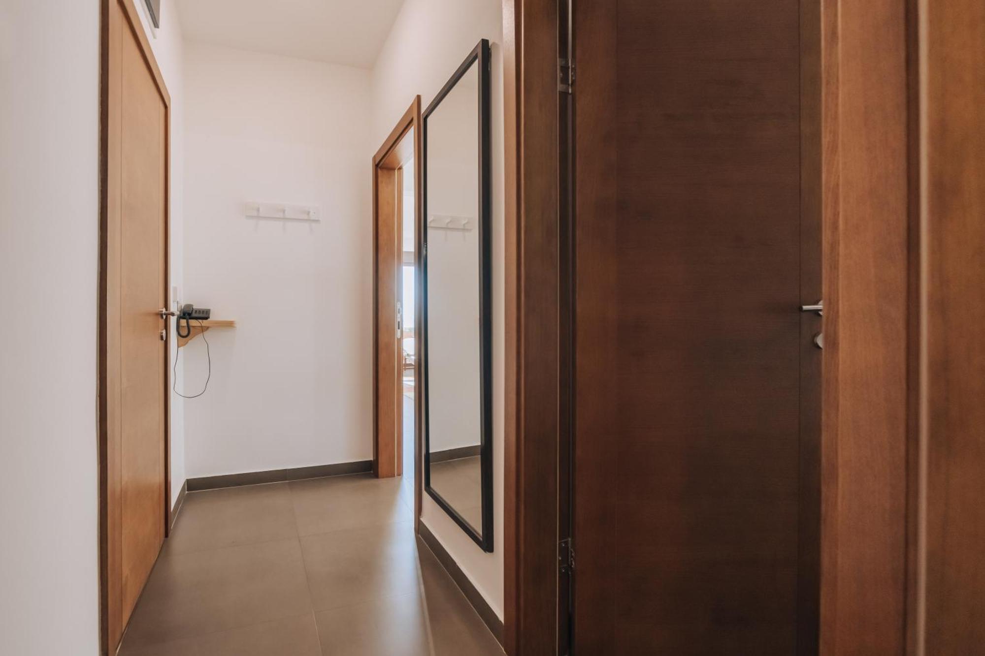 Apartments Kuce Lekovica Beach & Snack Bar- Bistro Quarto foto