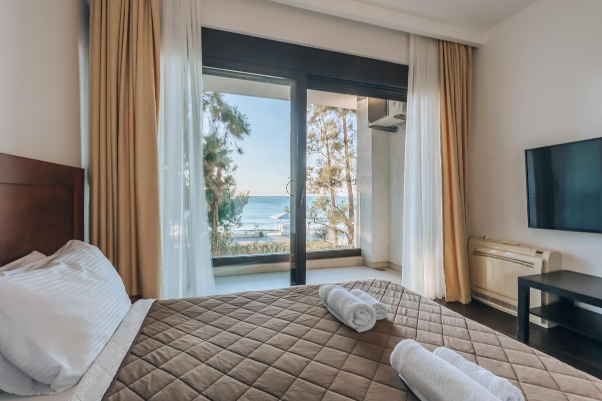 Apartments Kuce Lekovica Beach & Snack Bar- Bistro Quarto foto