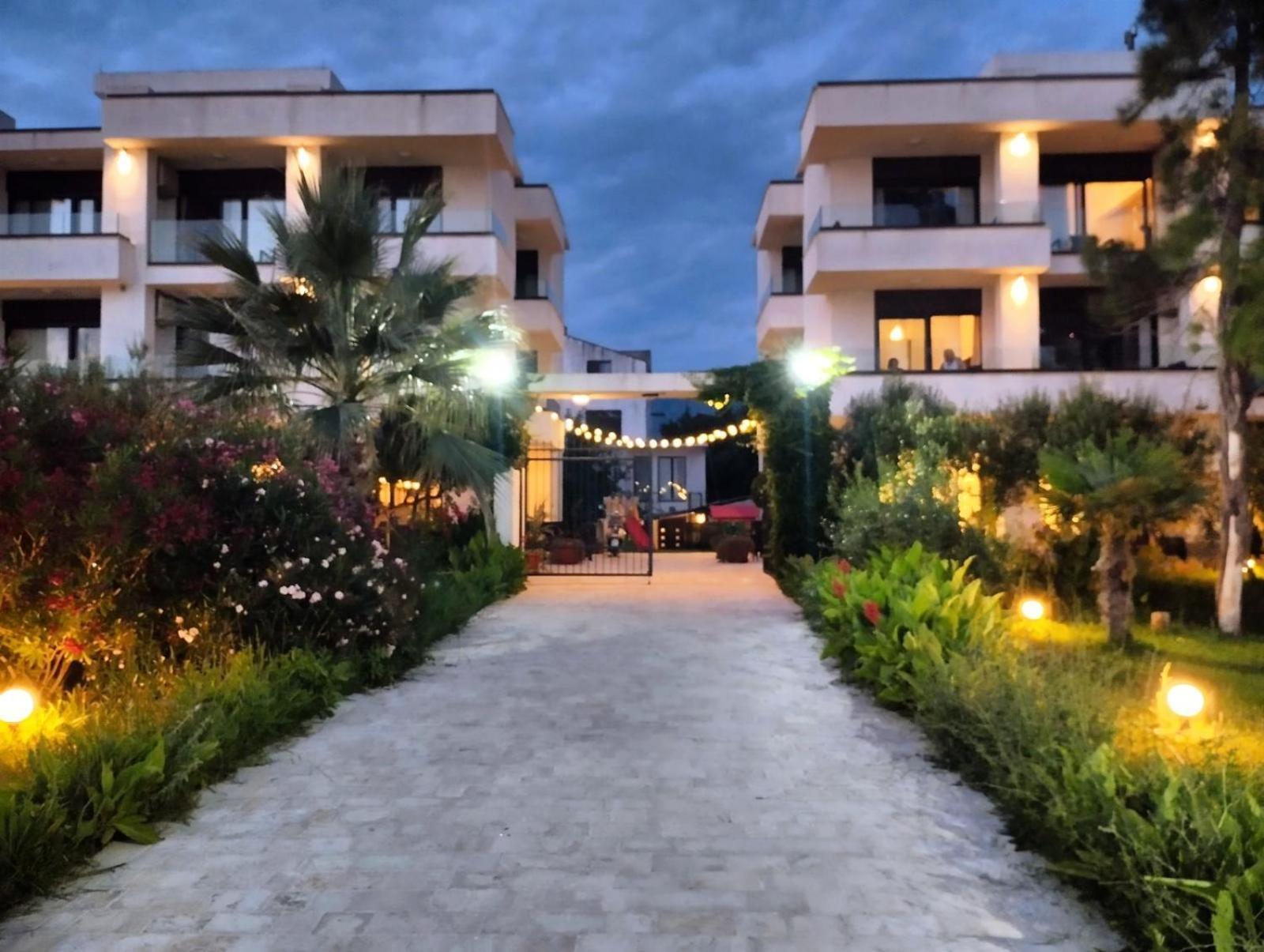 Apartments Kuce Lekovica Beach & Snack Bar- Bistro Quarto foto